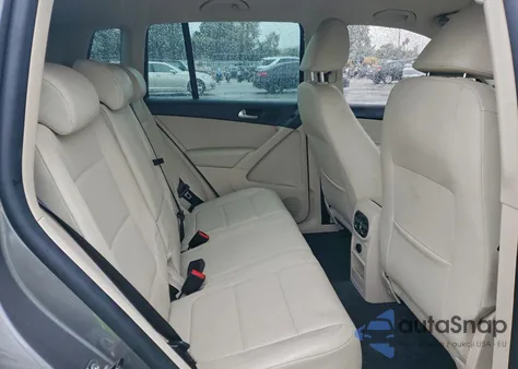 2010 Volkswagen Tiguan S из США, поврежденный, VIN WVGAV7AX4AW519783